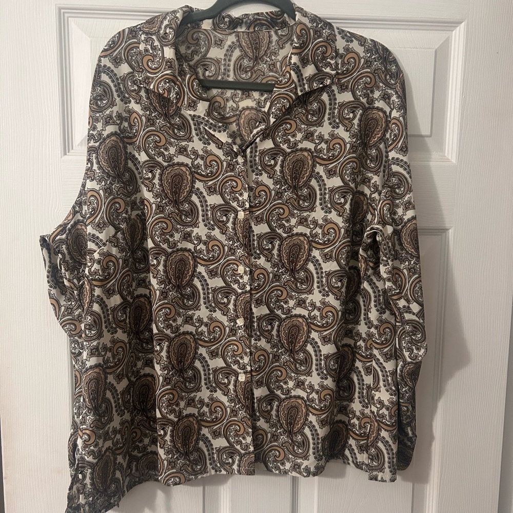 Vintage 70s paisley women’s blouse